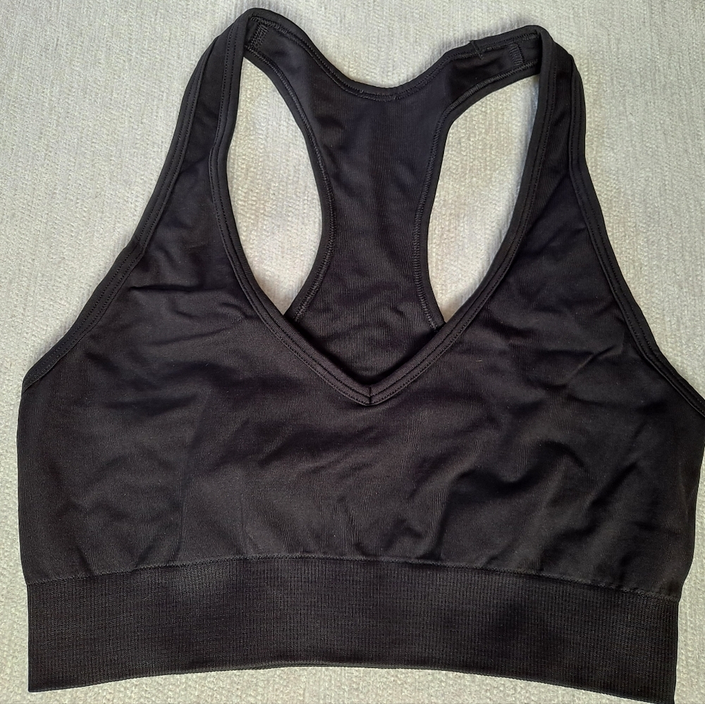 Lululemon Sports Bra In Black. Size 6